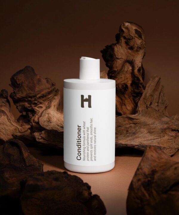 Conditioner Product Images (1) Conditioner – Smoky Green Vetiver